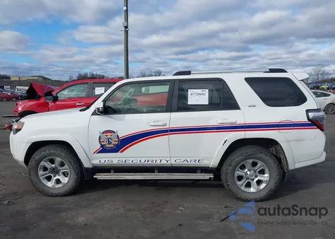 2020 Toyota 4Runner Sr5 z USA, uszkodzony, nr VIN JTEBU5JR4L5772818